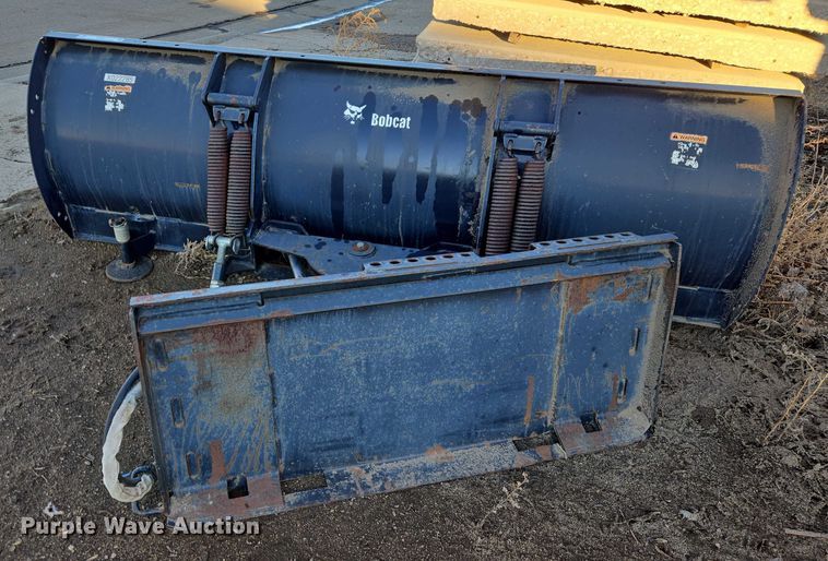 image for item ES2877 Bobcat 84 Snowblade skid steer snow plow