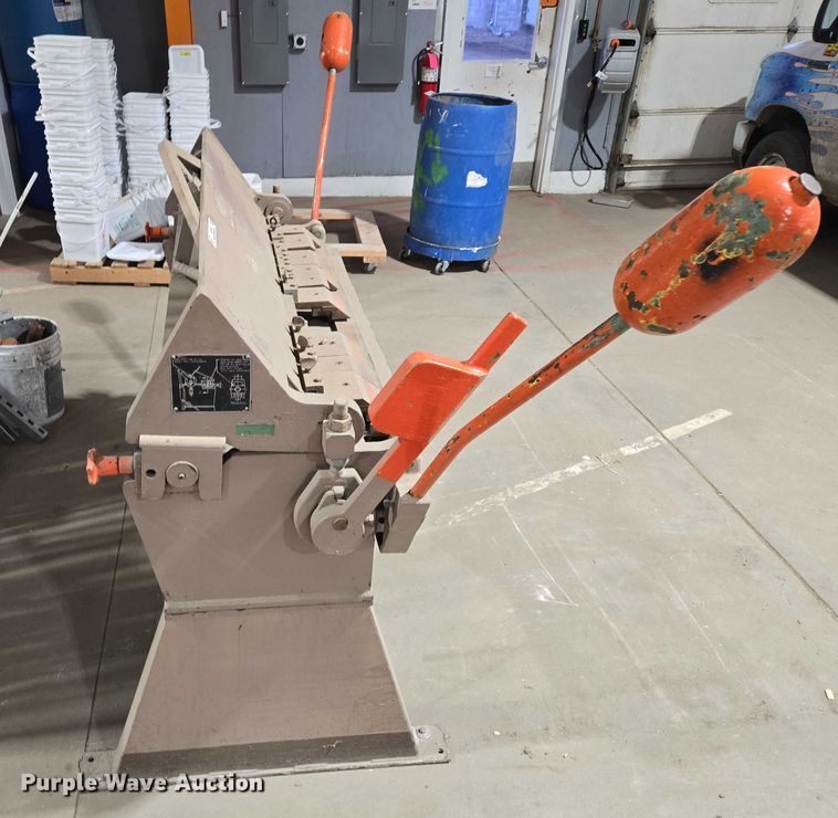 image for item ES2880 1983 Chicago BPO-414-6 brake machine