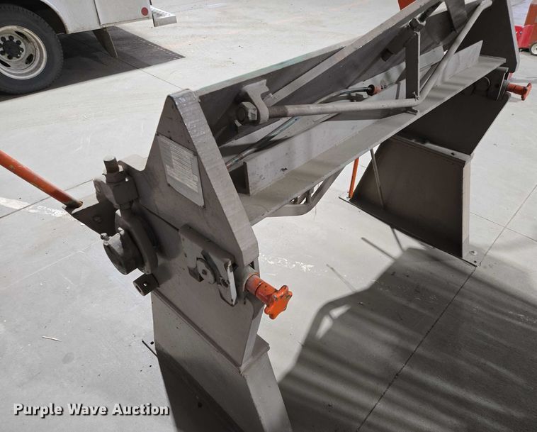 image for item ES2880 1983 Chicago BPO-414-6 brake machine