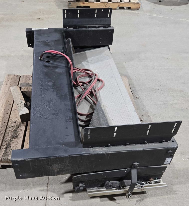 image for item ES2883 Tommy Gate PST60-1542S38EA06-18 end gate lift