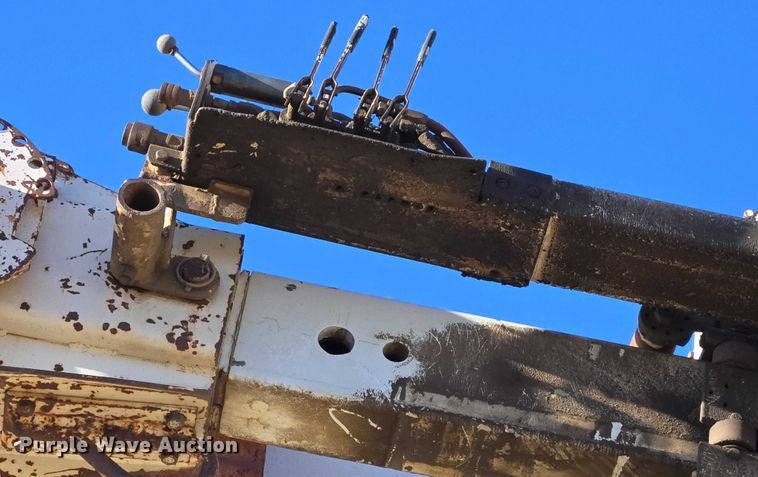 image for item ES2888 1981 Ford 900 digger derrick truck