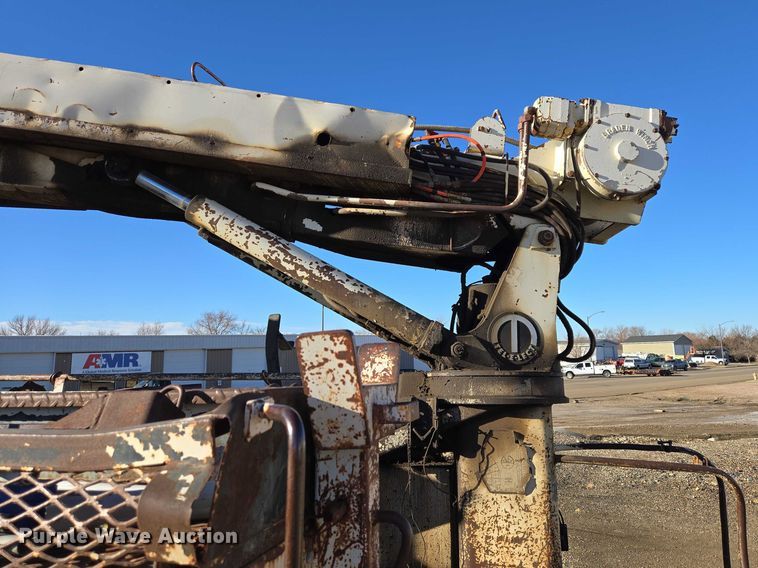 image for item ES2888 1981 Ford 900 digger derrick truck