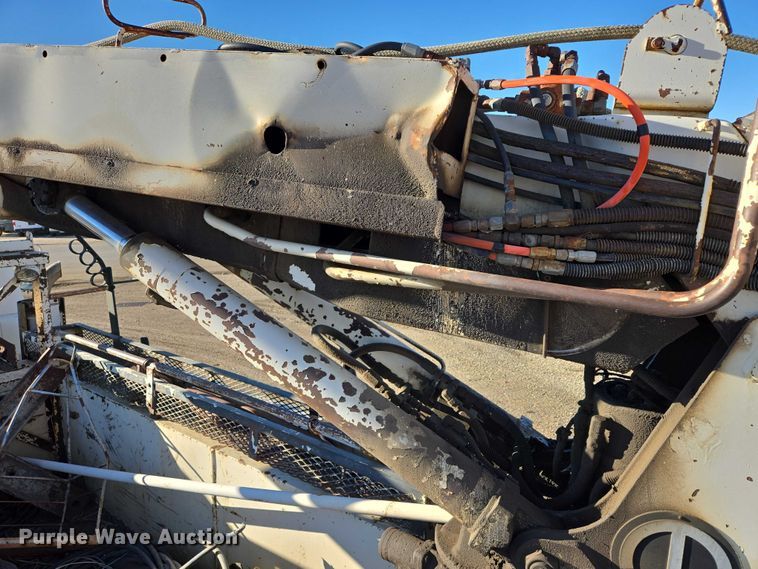 image for item ES2888 1981 Ford 900 digger derrick truck