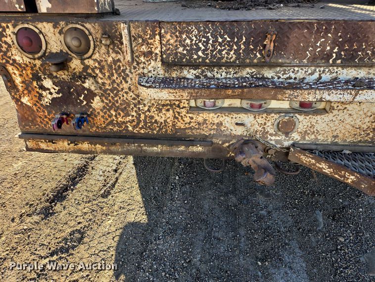 image for item ES2888 1981 Ford 900 digger derrick truck