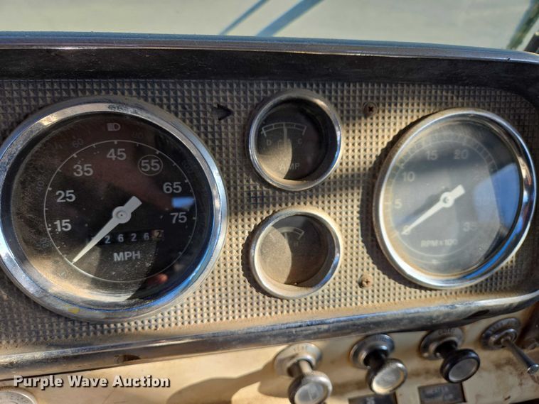 image for item ES2888 1981 Ford 900 digger derrick truck