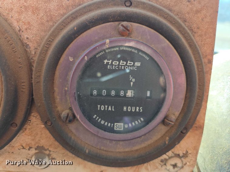 image for item ES2888 1981 Ford 900 digger derrick truck