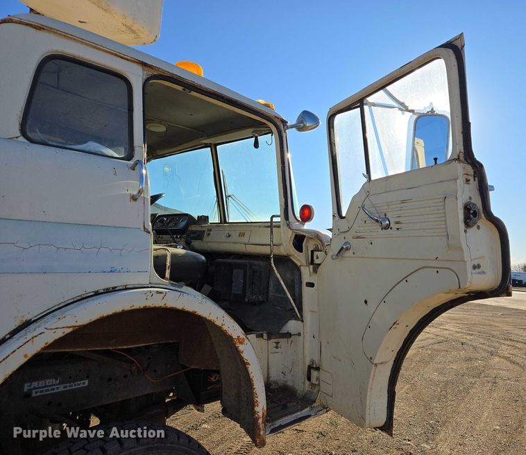 image for item ES2888 1981 Ford 900 digger derrick truck