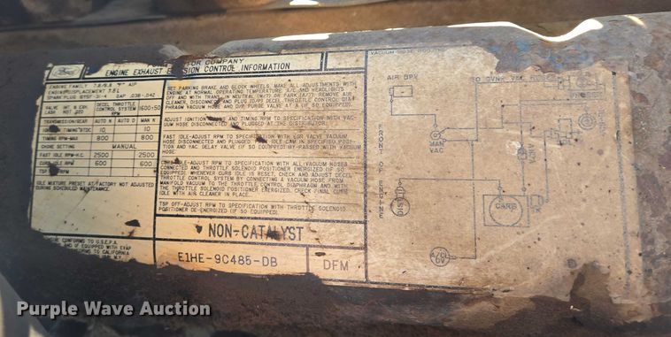 image for item ES2888 1981 Ford 900 digger derrick truck