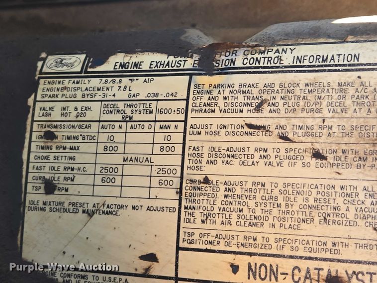 image for item ES2888 1981 Ford 900 digger derrick truck