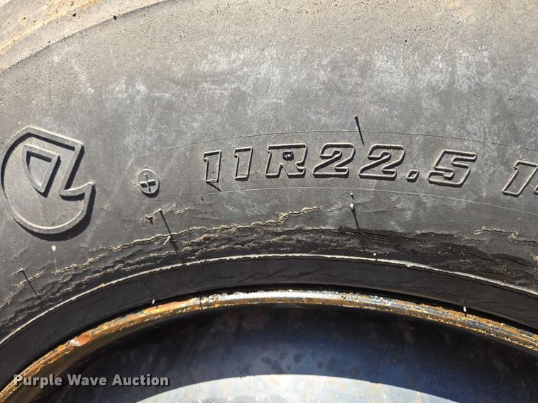 image for item ES2888 1981 Ford 900 digger derrick truck