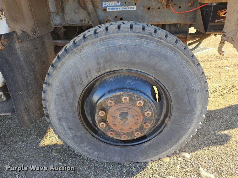 image for item ES2888 1981 Ford 900 digger derrick truck