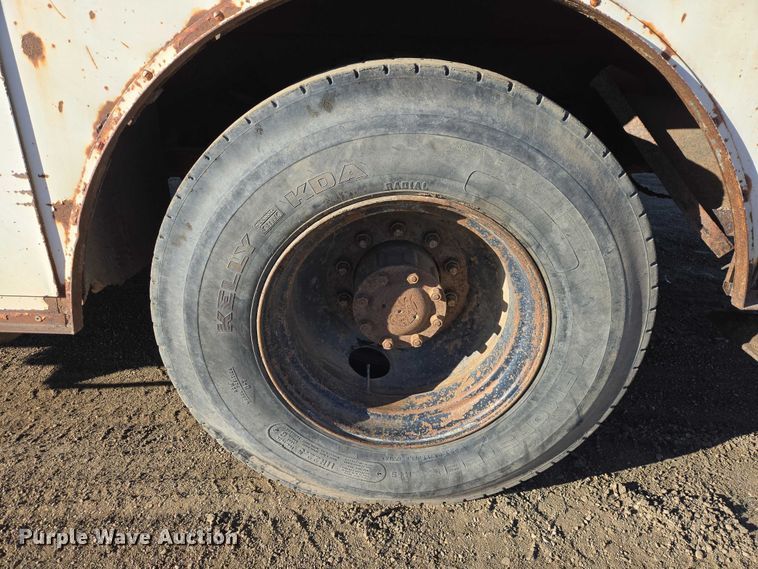 image for item ES2888 1981 Ford 900 digger derrick truck