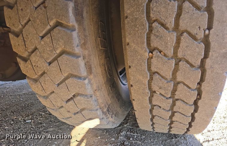 image for item ES2888 1981 Ford 900 digger derrick truck