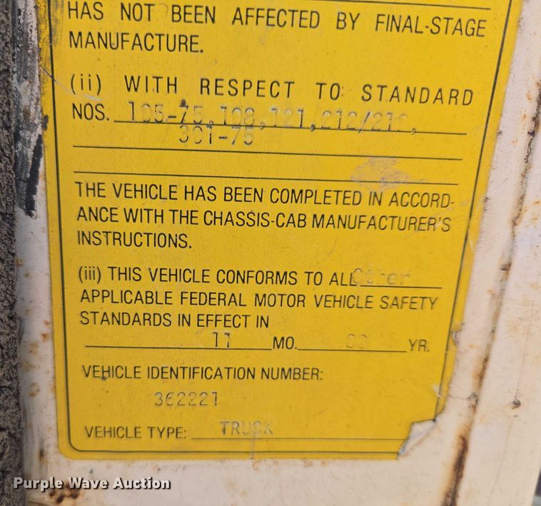 image for item ES2888 1981 Ford 900 digger derrick truck