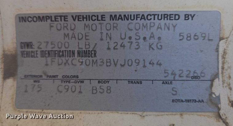 image for item ES2888 1981 Ford 900 digger derrick truck