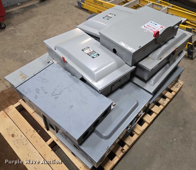 image for item ES2895 (15) electrical switches