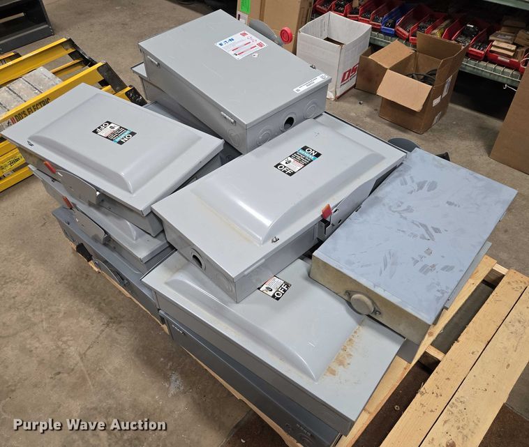 image for item ES2895 (15) electrical switches