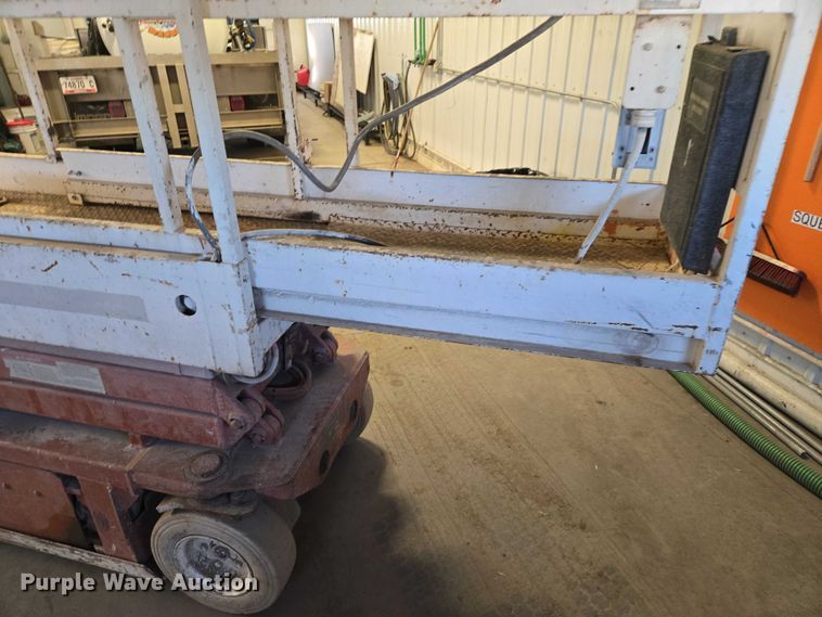 image for item ES2897 Snorkel SL-20 SL-20 scissor lift