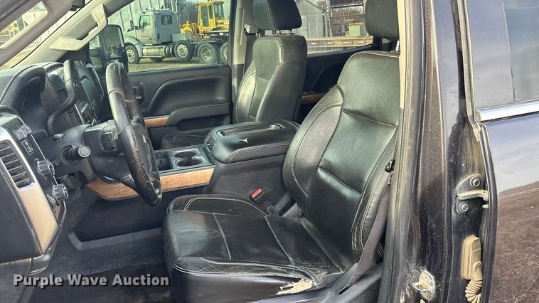 image for item ES5009 2015 Chevrolet Silverado 2500HD Crew Cab pickup truck