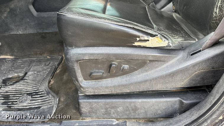 image for item ES5009 2015 Chevrolet Silverado 2500HD Crew Cab pickup truck