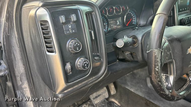 image for item ES5009 2015 Chevrolet Silverado 2500HD Crew Cab pickup truck