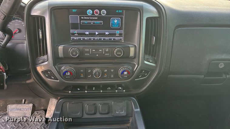 image for item ES5009 2015 Chevrolet Silverado 2500HD Crew Cab pickup truck