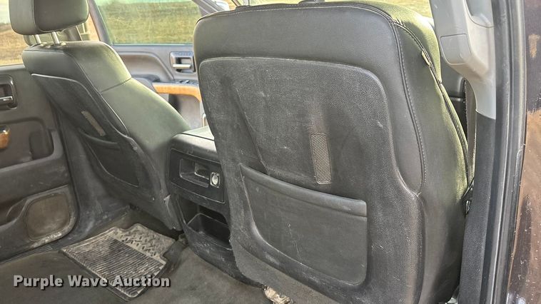 image for item ES5009 2015 Chevrolet Silverado 2500HD Crew Cab pickup truck