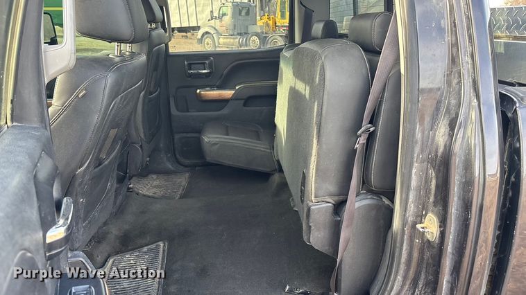 image for item ES5009 2015 Chevrolet Silverado 2500HD Crew Cab pickup truck