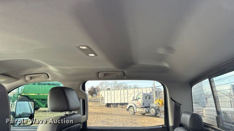 image for item ES5009 2015 Chevrolet Silverado 2500HD Crew Cab pickup truck