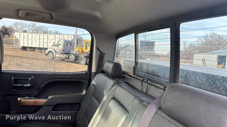 image for item ES5009 2015 Chevrolet Silverado 2500HD Crew Cab pickup truck