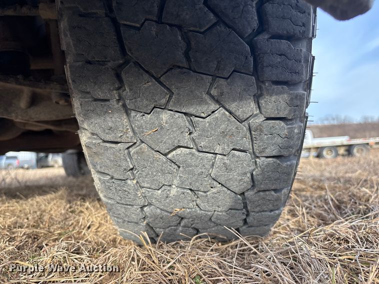 image for item ES5009 2015 Chevrolet Silverado 2500HD Crew Cab pickup truck