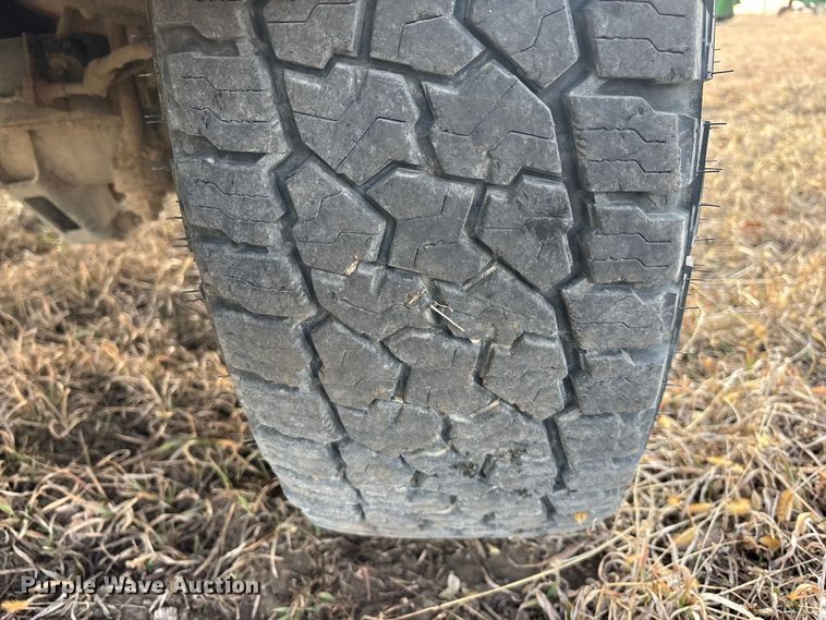 image for item ES5009 2015 Chevrolet Silverado 2500HD Crew Cab pickup truck