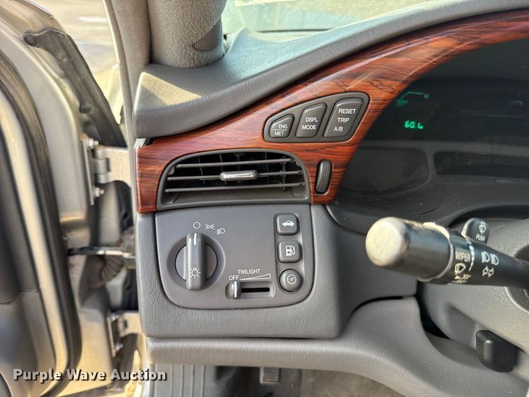 image for item ES5505 2001 Cadillac Eagle hearse