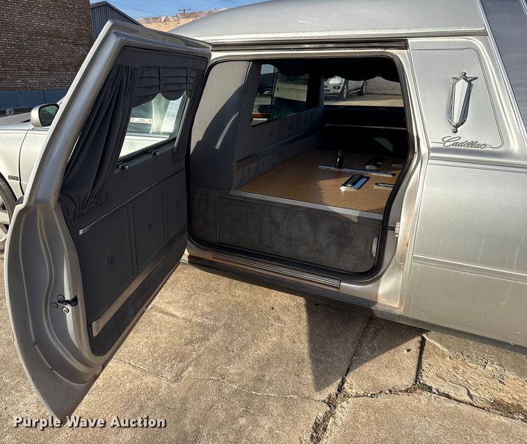 image for item ES5505 2001 Cadillac Eagle hearse
