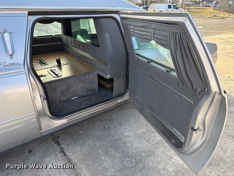image for item ES5505 2001 Cadillac Eagle hearse