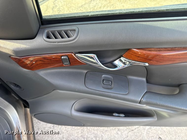 image for item ES5505 2001 Cadillac Eagle hearse