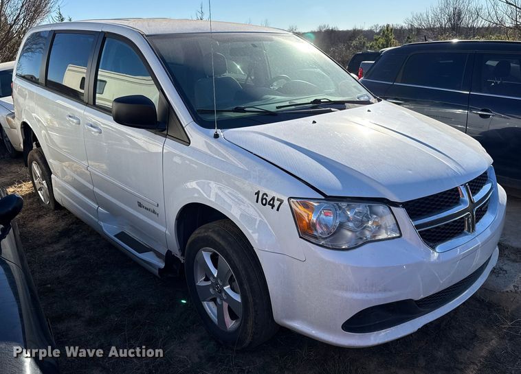image for item ES5585 2016 Dodge Grand Caravan handicap accessible van