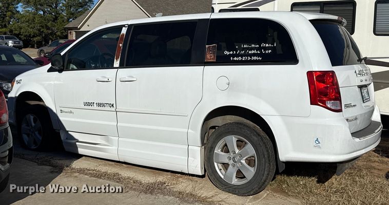 image for item ES5585 2016 Dodge Grand Caravan handicap accessible van