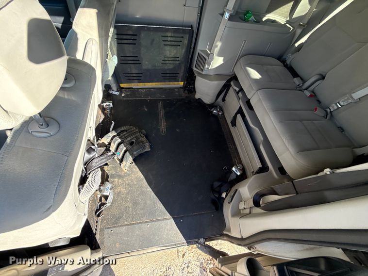 image for item ES5585 2016 Dodge Grand Caravan handicap accessible van