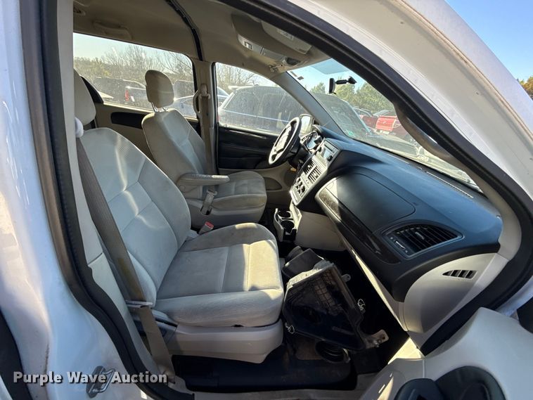 image for item ES5585 2016 Dodge Grand Caravan handicap accessible van