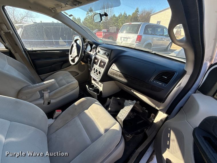 image for item ES5585 2016 Dodge Grand Caravan handicap accessible van