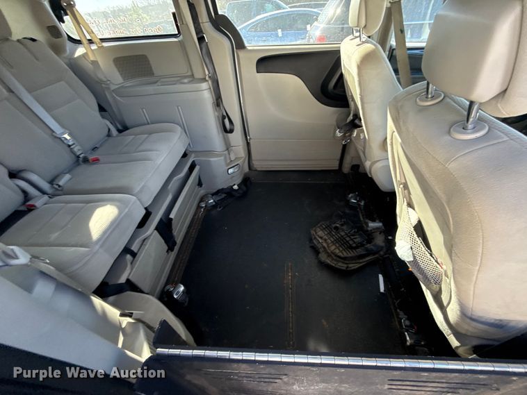image for item ES5585 2016 Dodge Grand Caravan handicap accessible van