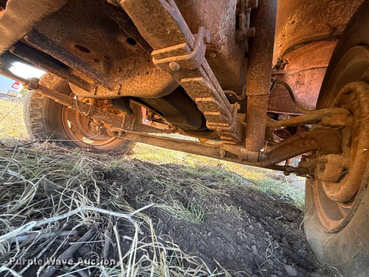 image for item ES5664 1962 Ford F600 winch truck