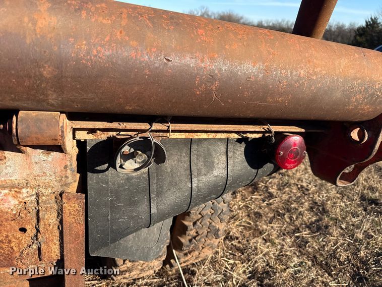 image for item ES5664 1962 Ford F600 winch truck