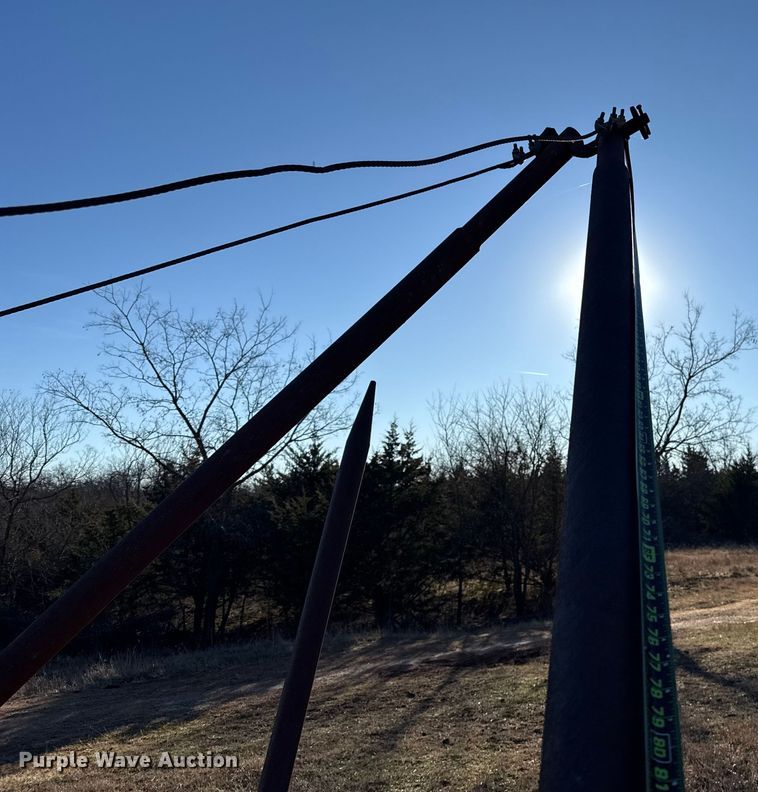 image for item ES5664 1962 Ford F600 winch truck