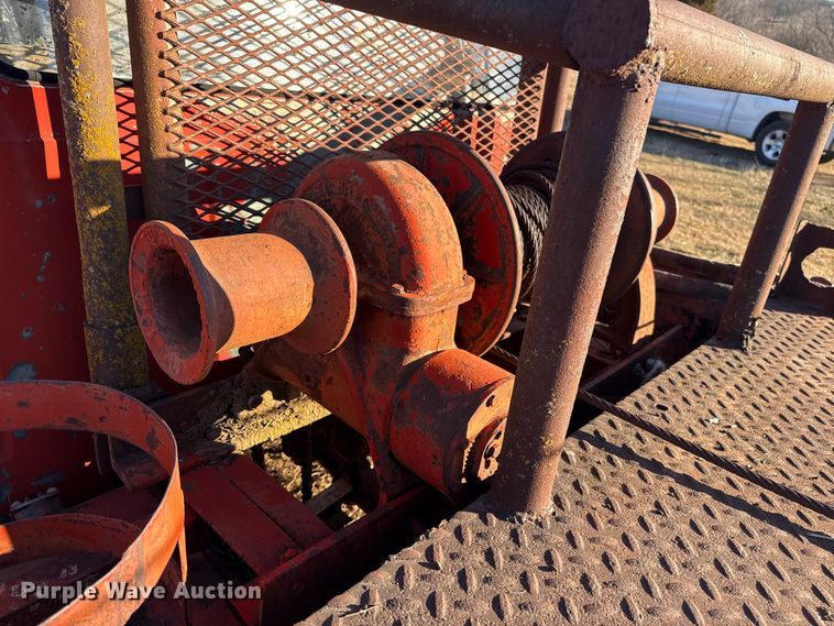 image for item ES5664 1962 Ford F600 winch truck