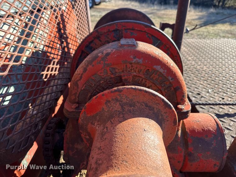 image for item ES5664 1962 Ford F600 winch truck