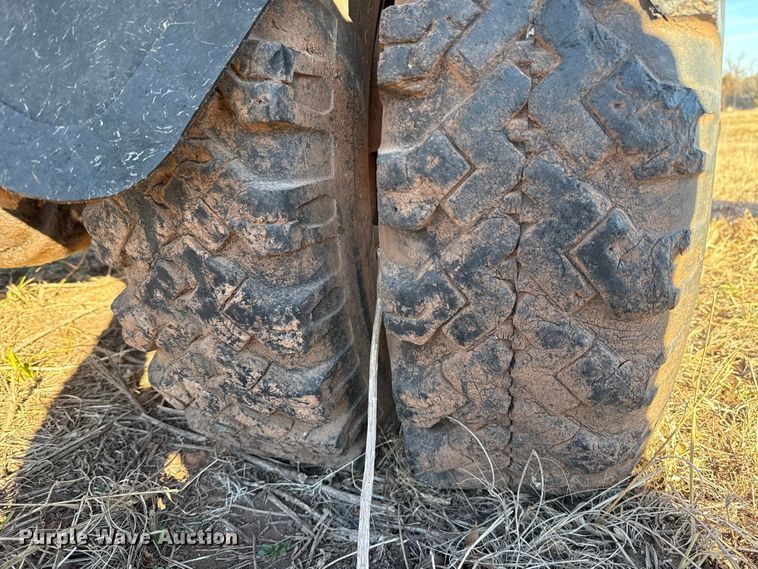 image for item ES5664 1962 Ford F600 winch truck