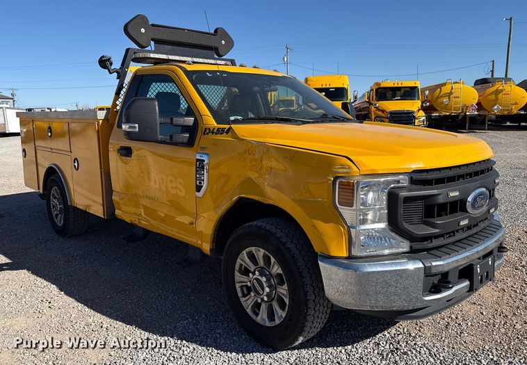 image for item ES5701 2020 Ford F350 utility bed pickup truck