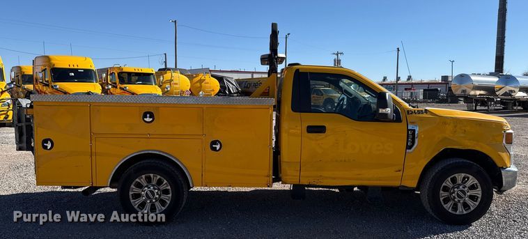 image for item ES5701 2020 Ford F350 utility bed pickup truck